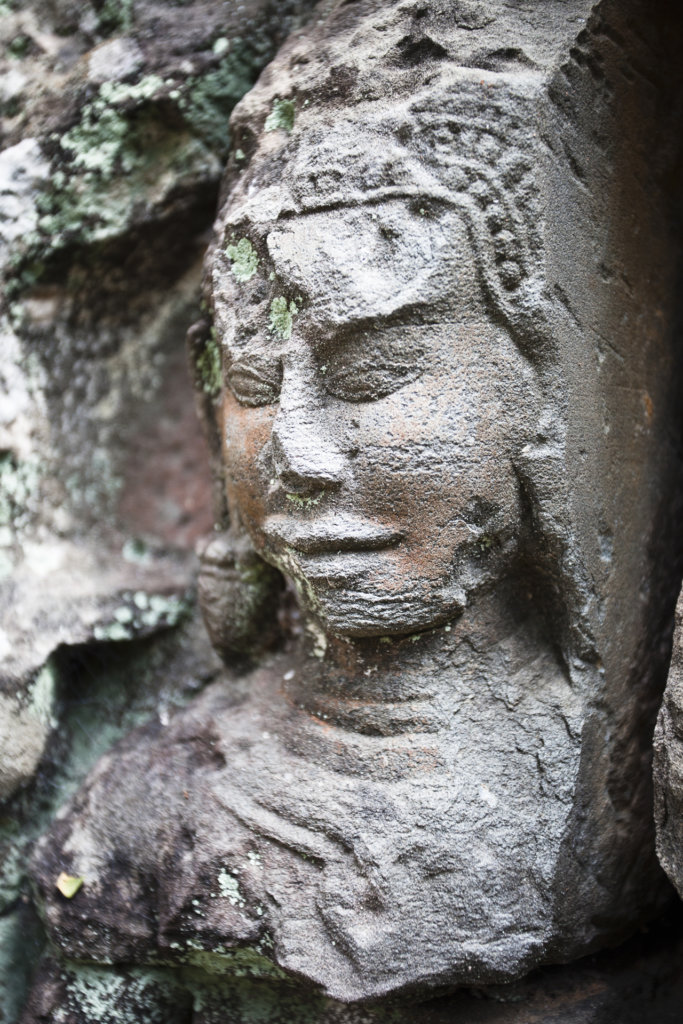 Detail at the South West Prasat Chrung, corner of the Angkor Thom wall